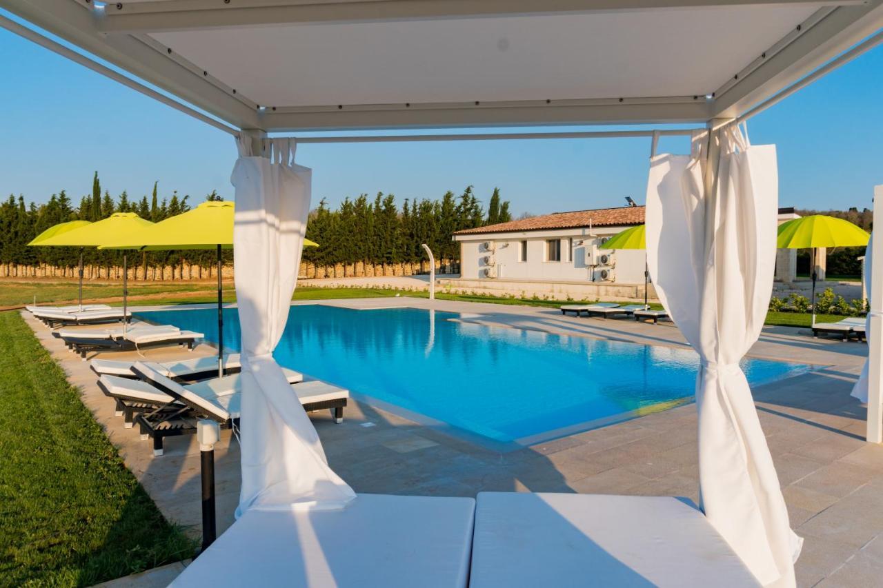 Villa Casale Cerfignano Bagian luar foto