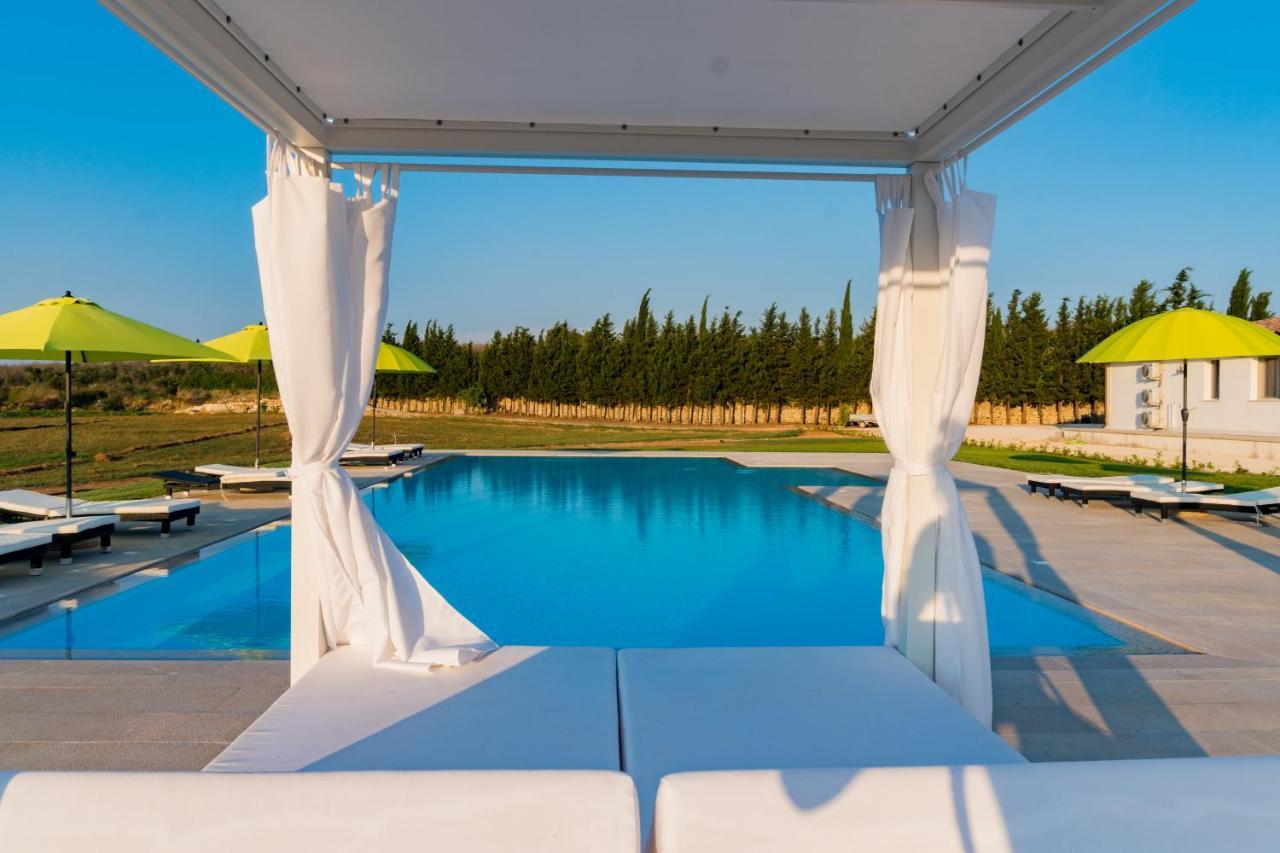 Villa Casale Cerfignano Bagian luar foto