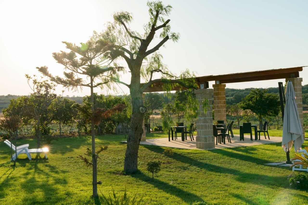 Villa Casale Cerfignano Bagian luar foto