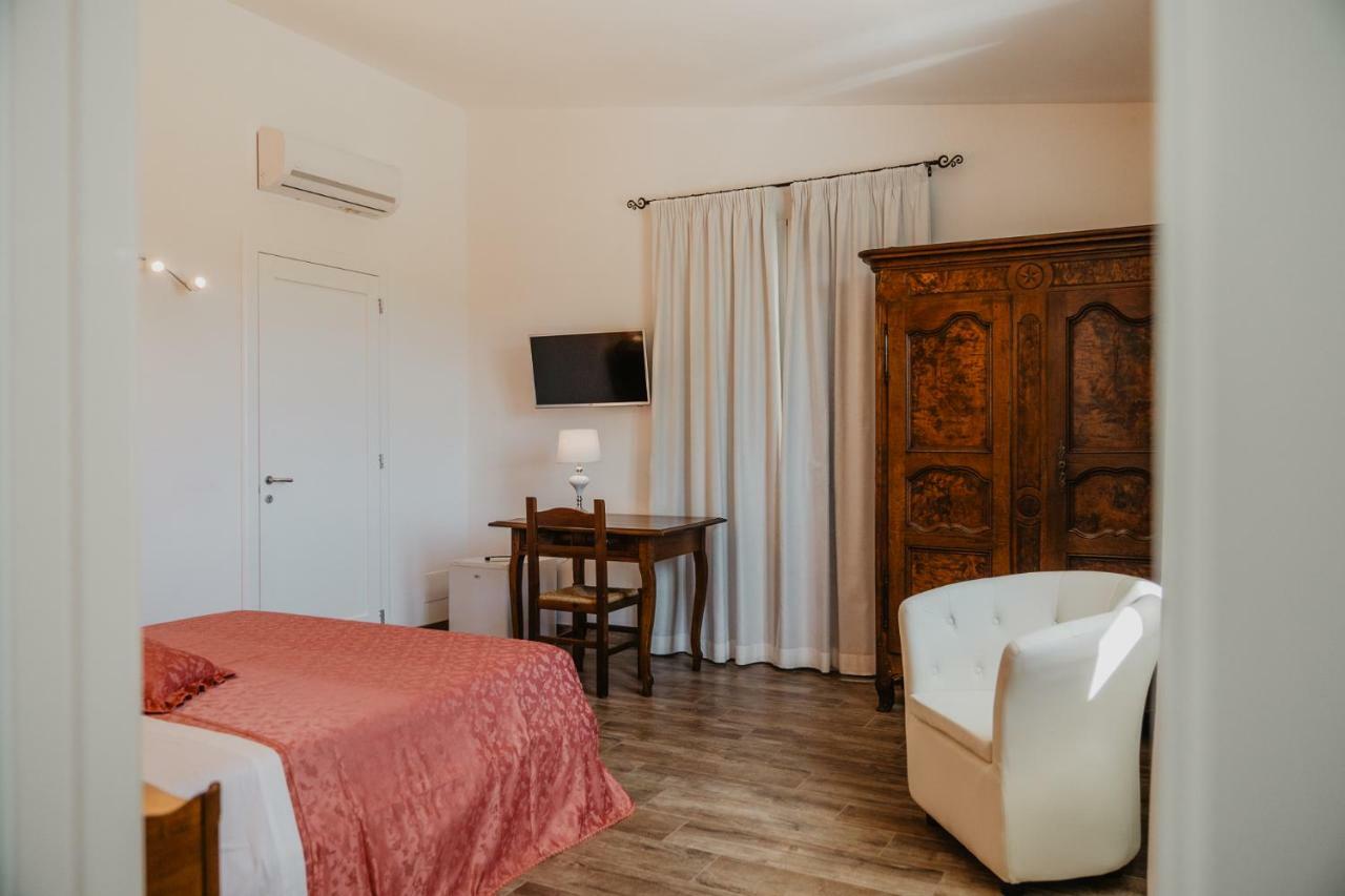 Villa Casale Cerfignano Bagian luar foto